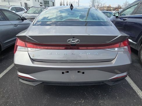 Used 2023 Hyundai Elantra SEL w/ Convenience Package image 4