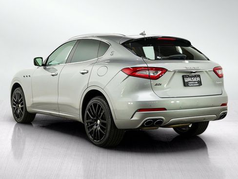 Used 2017 Maserati Levante S AWD/4WD image 3