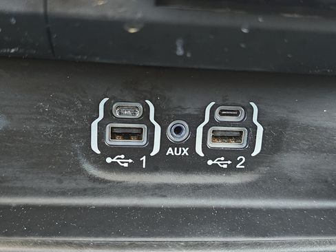 Used 2021 RAM 1500 Laramie w/ Laramie Southwest Edition AWD/4WD image 21