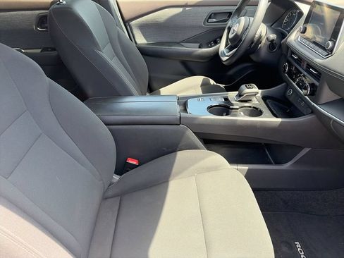 Used 2023 Nissan Rogue S FWD image 8
