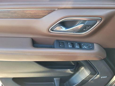 Certified 2024 Chevrolet Suburban High Country image 27