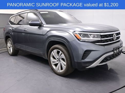 Used 2021 Volkswagen Atlas SE w/ Panoramic Sunroof Package FWD image 2