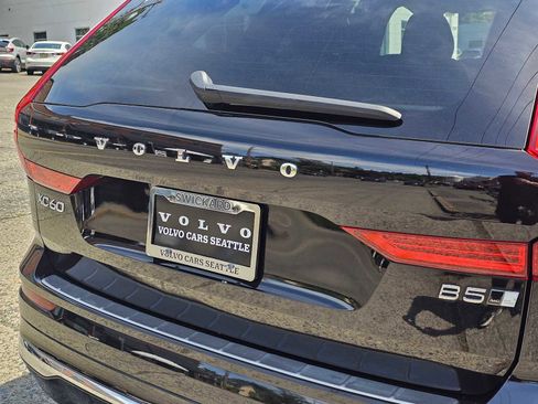 Used 2023 Volvo XC60 B5 Plus w/ Climate Package AWD/4WD image 15