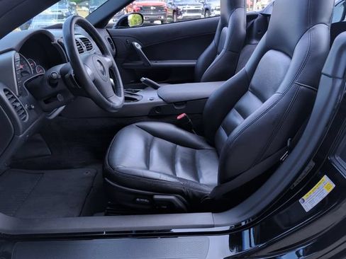 Used 2006 Chevrolet Corvette Convertible w/ Preferred Equipment Group RWD image 10