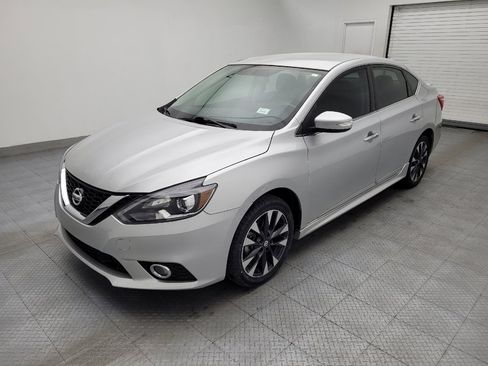 Used 2019 Nissan Sentra SR w/ Exterior Package image 2