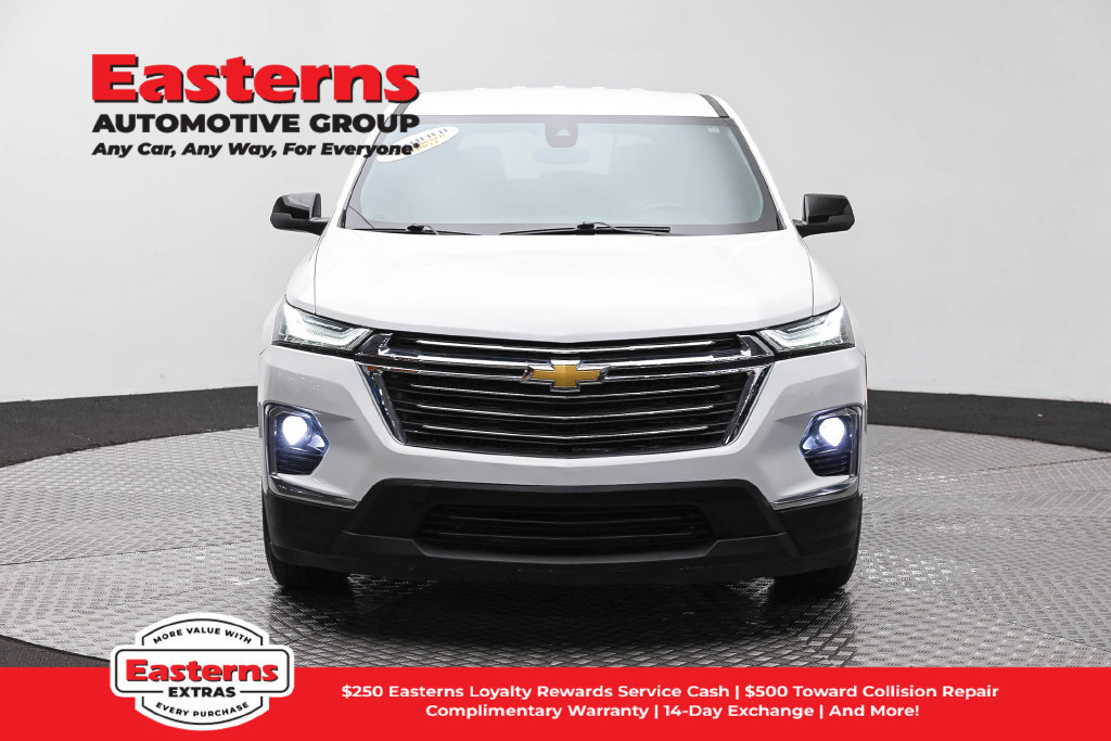 Used 2023 Chevrolet Traverse LS FWD image 3