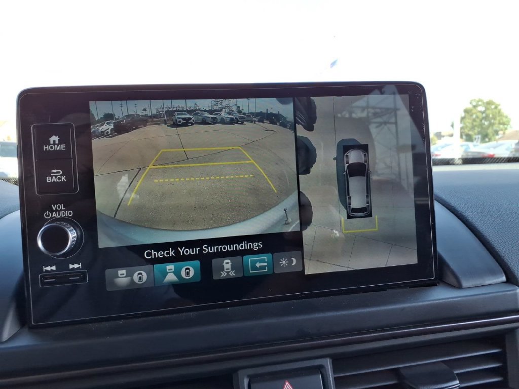 Used 2025 Honda Pilot TrailSport image 35