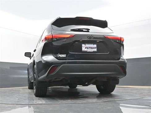 Used 2023 Toyota Highlander LE image 46