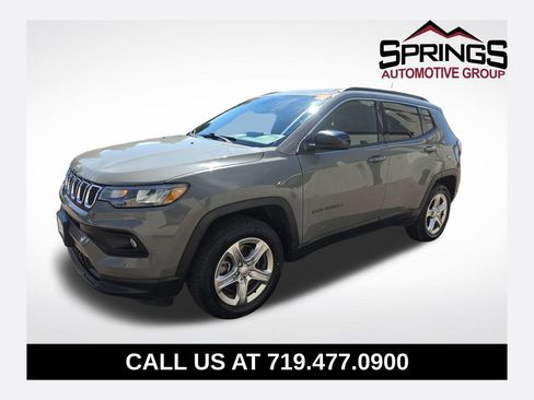 Used 2023 Jeep Compass Latitude AWD/4WD image 1
