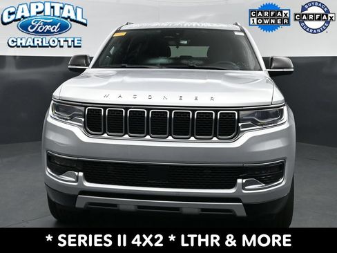 Used 2024 Jeep Wagoneer Series II w/ Flexible Seating Group RWD image 2