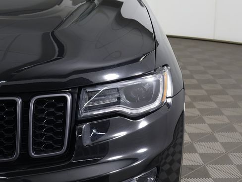 Used 2021 Jeep Grand Cherokee Limited X image 16