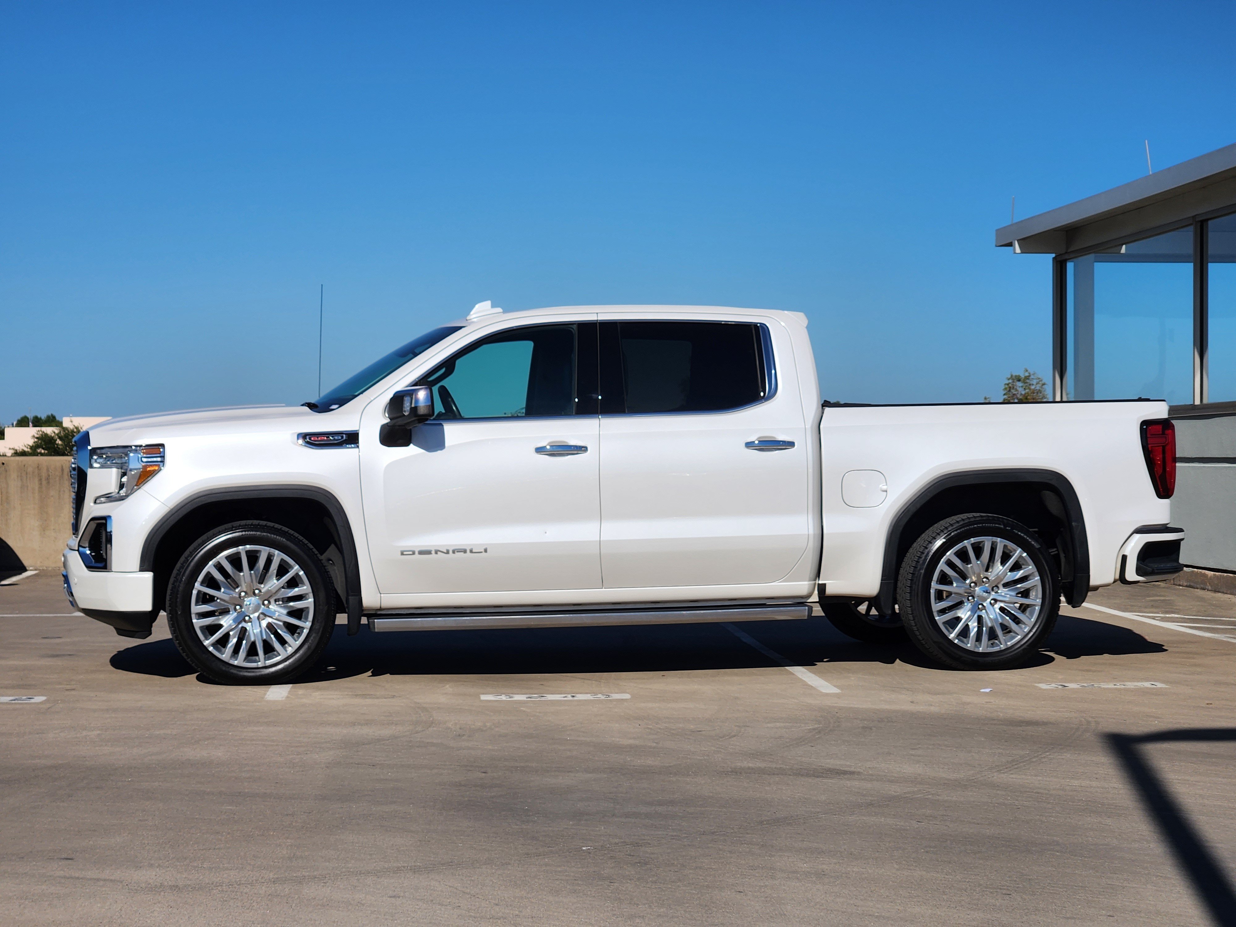 Used 2019 GMC Sierra 1500 Denali w/ Denali Ultimate Package AWD/4WD image 2