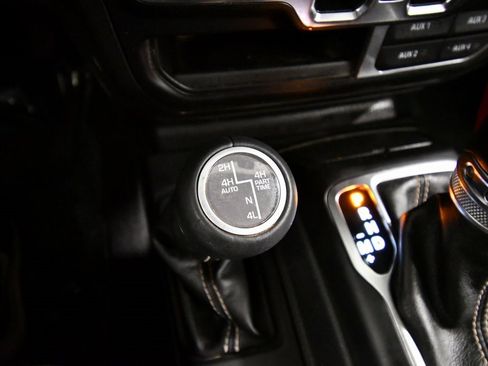 Used 2023 Jeep Wrangler Unlimited Sahara image 27