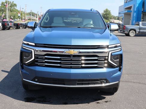 New 2025 Chevrolet Suburban Premier image 31