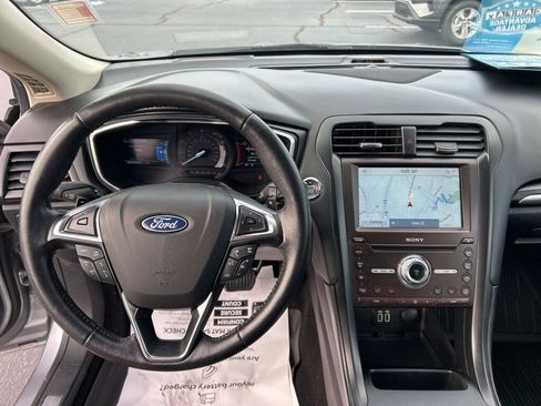 Used 2020 Ford Fusion Titanium image 6