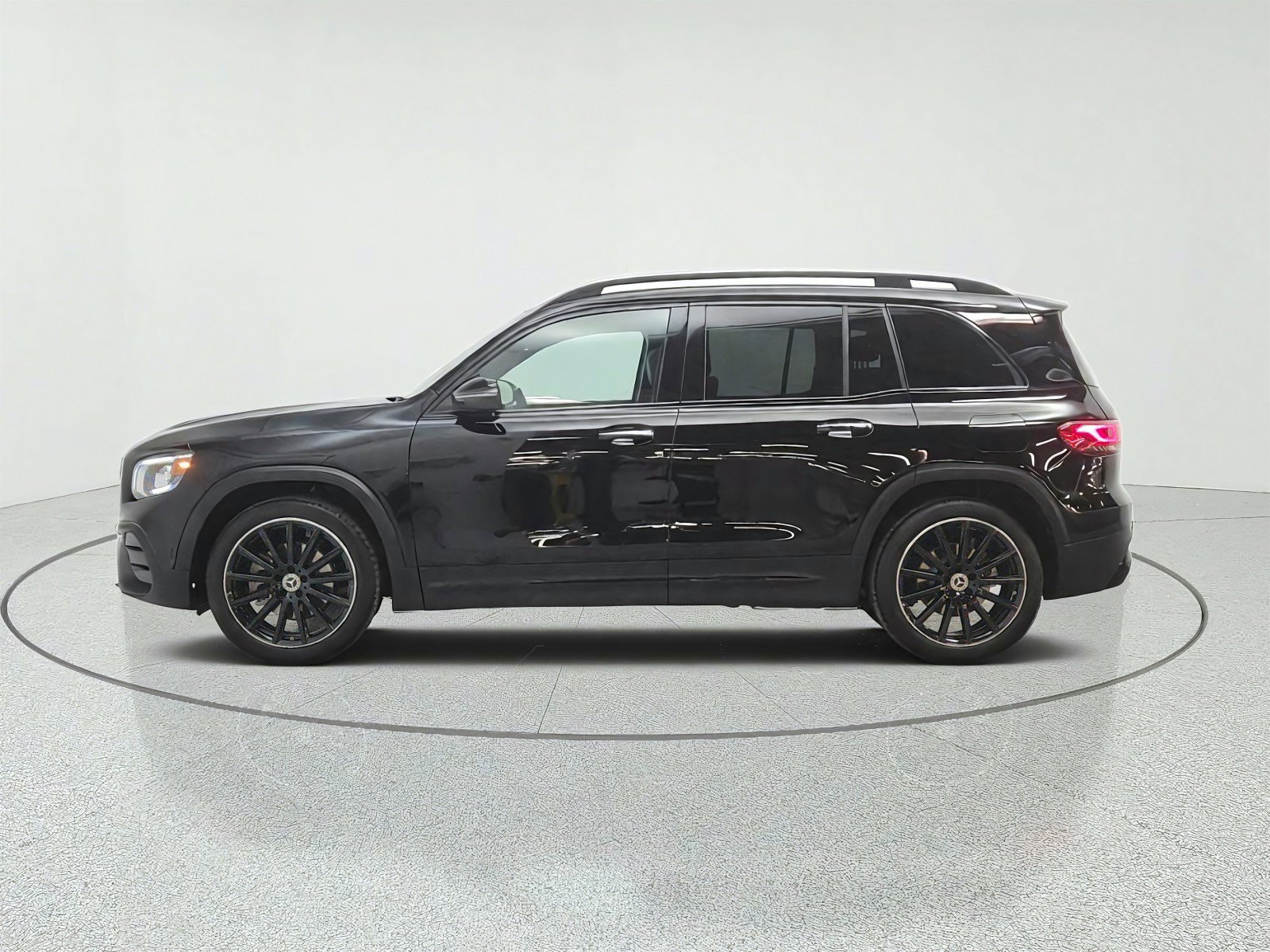 Used 2023 Mercedes-Benz GLB 250 image 8