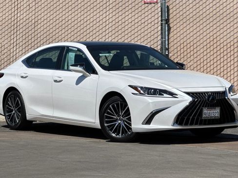 Certified 2025 Lexus ES 350 w/ Premium Package FWD image 2