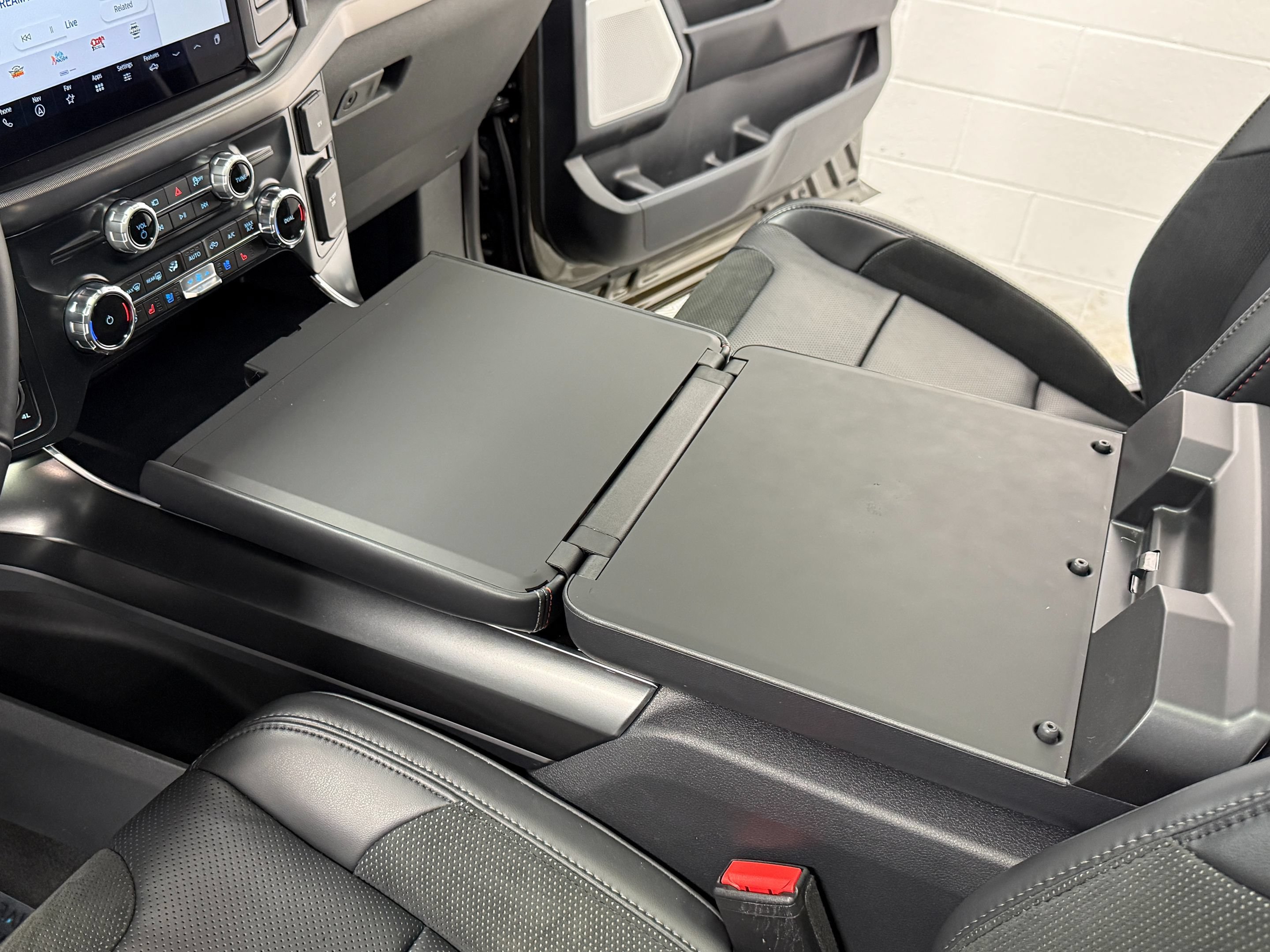 Used 2025 Ford F150 Raptor AWD/4WD image 41