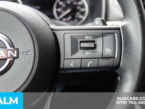 Used 2024 Nissan Rogue S FWD image 28