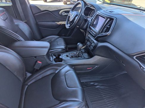 Used 2020 Jeep Cherokee Trailhawk w/ Cold Weather Group image 12