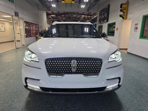 Used 2020 Lincoln Aviator Reserve w/ Equipment Group 202A AWD/4WD image 3