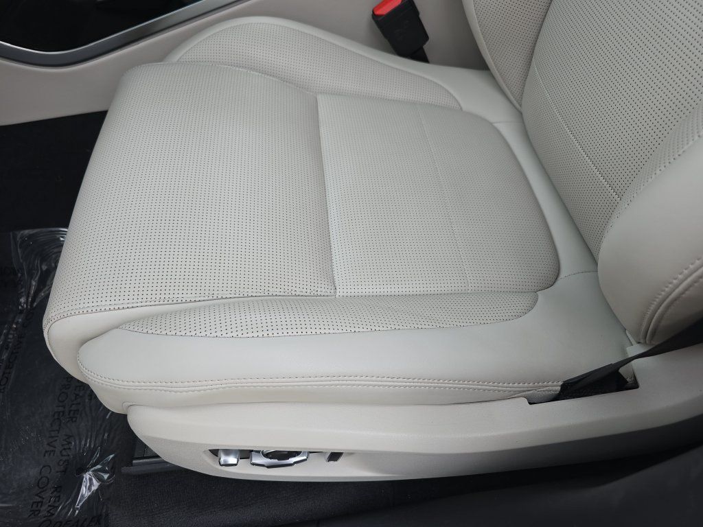 Used 2025 Jaguar F-PACE R-Dynamic S AWD/4WD image 29