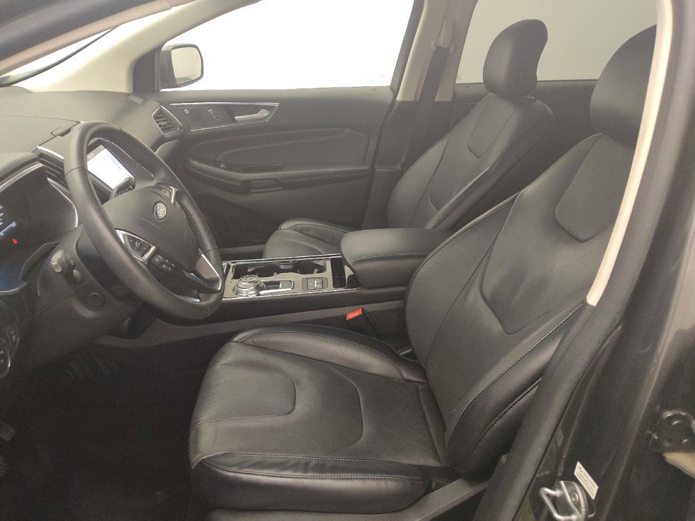 Used 2019 Ford Edge Titanium w/ Equipment Group 301A FWD image 17