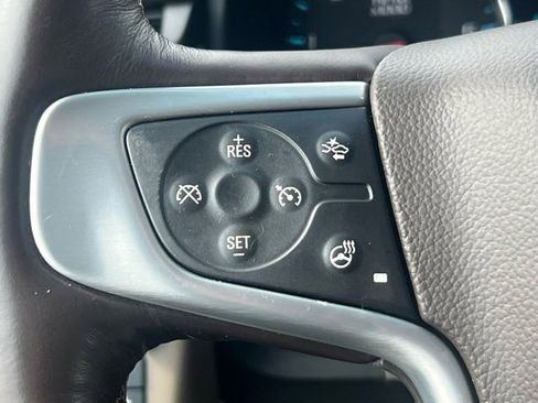 Used 2017 GMC Yukon XL SLT w/ Premium Edition image 11