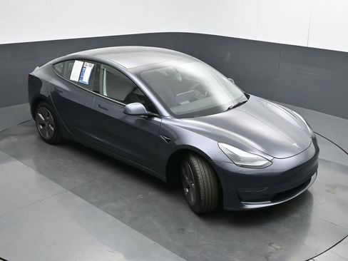 Used 2023 Tesla Model 3 Standard Range image 41