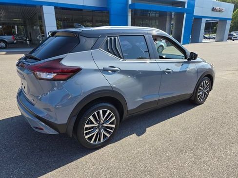 Used 2024 Nissan Kicks SV FWD image 9