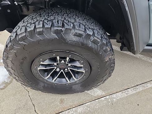 Certified 2024 Jeep Wrangler Unlimited Rubicon w/ XTREMEE 35" Tire Package image 3