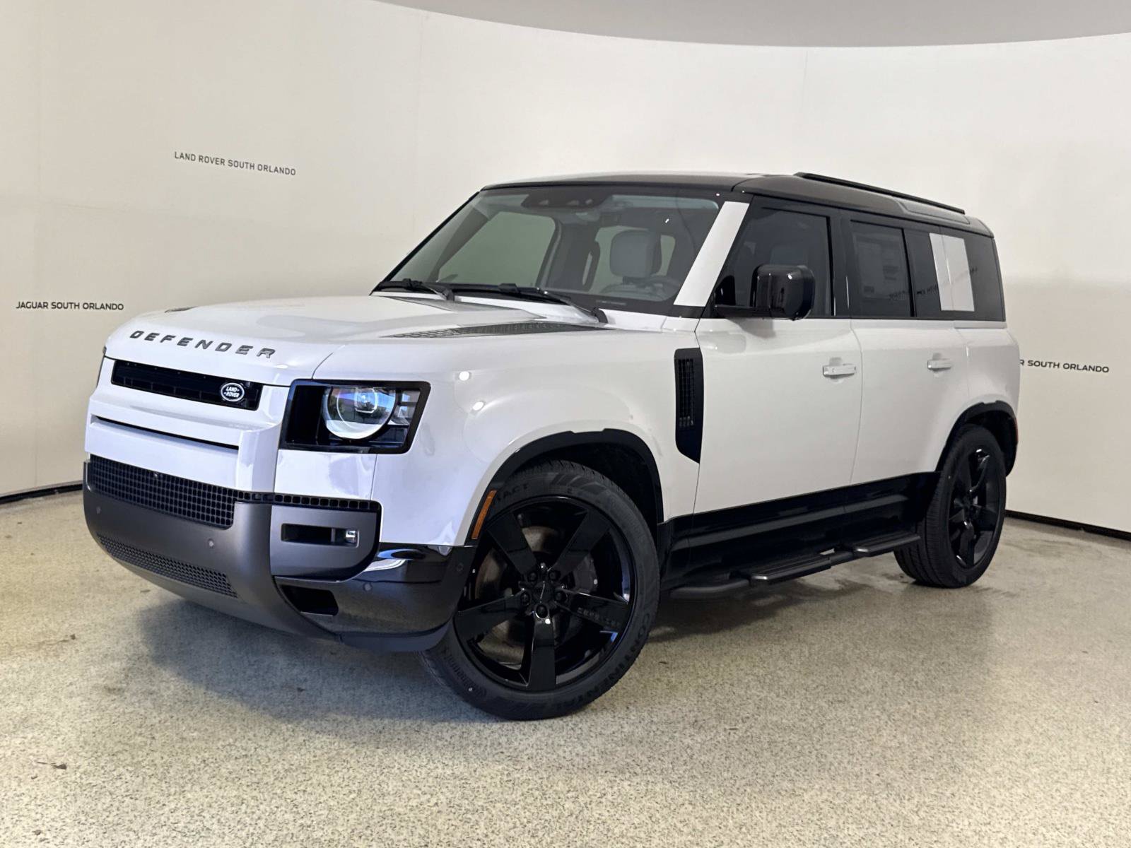 New 2026 Land Rover Defender 110 X-Dynamic SE AWD/4WD image 1