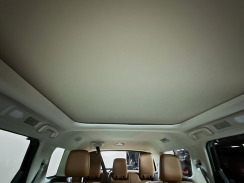 Used 2023 Nissan Pathfinder Platinum image 27