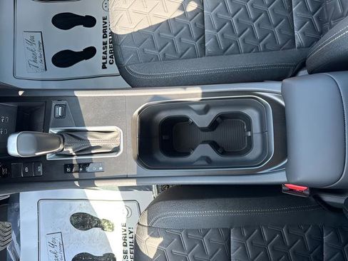 New 2025 Nissan Kicks SV image 15