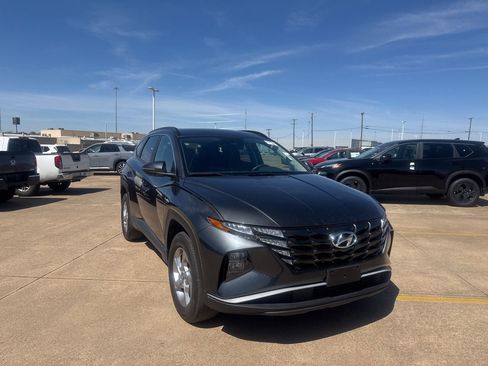 Used 2023 Hyundai Tucson SEL image 2