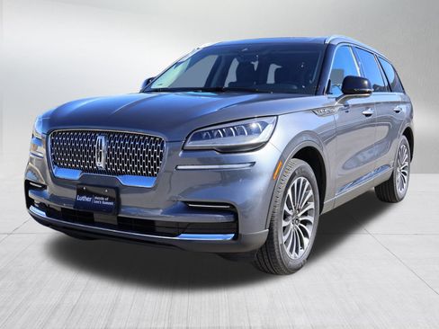 Used 2022 Lincoln Aviator AWD w/ Premium Package image 3