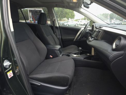 Used 2013 Toyota RAV4 XLE FWD image 14