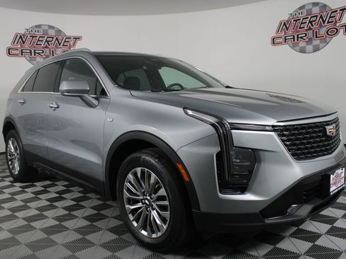 Used 2024 Cadillac XT4 Premium Luxury image 9