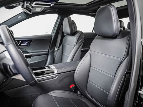Certified 2026 Mercedes-Benz C 300 4MATIC Sedan image 8