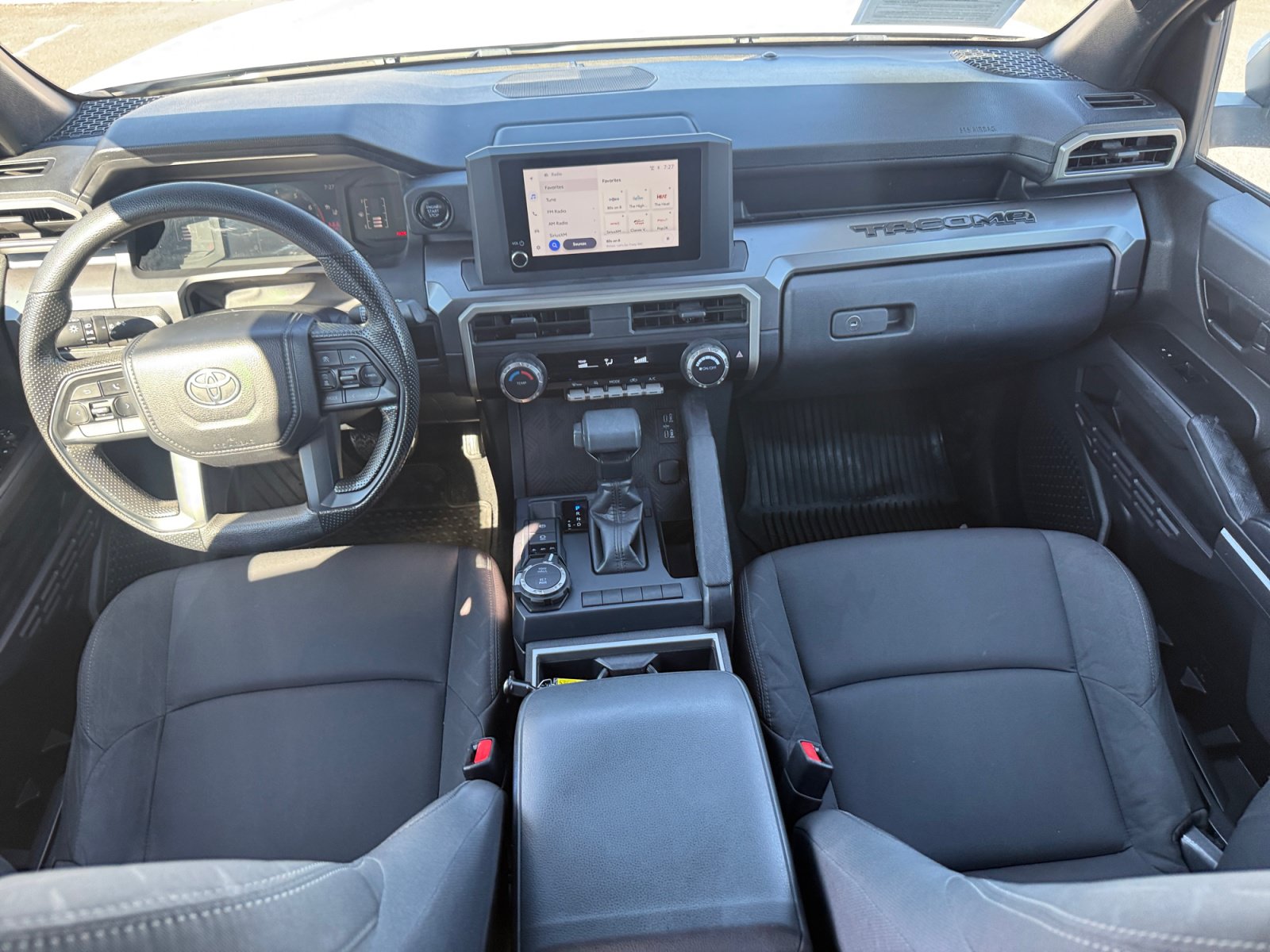 Used 2024 Toyota Tacoma SR5 AWD/4WD image 17