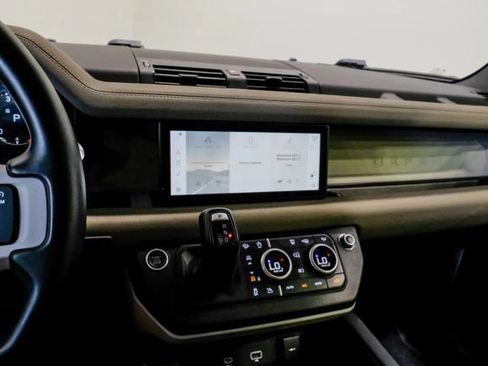 Used 2021 Land Rover Defender 110 SE AWD/4WD image 38
