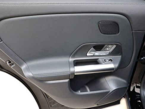 New 2025 Mercedes-Benz GLA 250 GLA 250 image 12