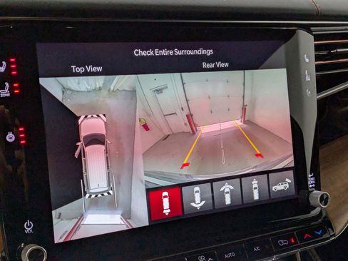 New 2025 Jeep Grand Wagoneer L Series III image 13