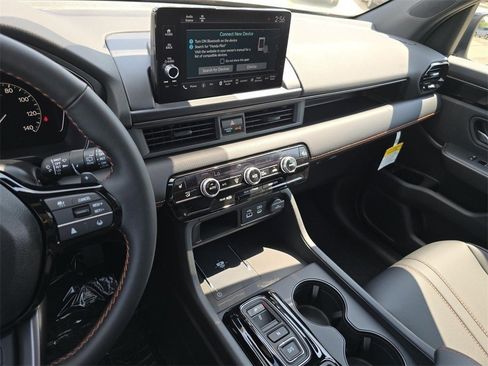 New 2025 Honda Pilot TrailSport image 31