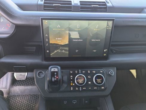 Used 2022 Land Rover Defender 110 V8 image 16