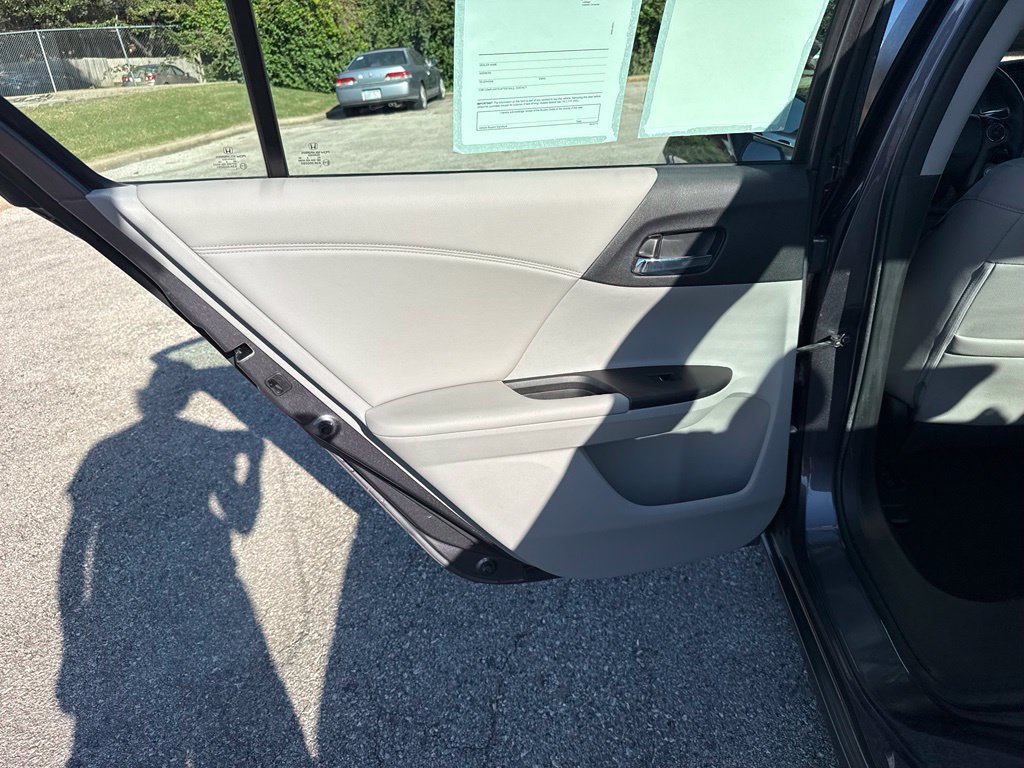 Used 2015 Honda Accord EX-L image 31