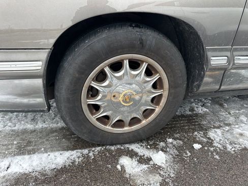 Used 1998 Cadillac De Ville image 4