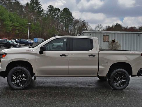 New 2026 Chevrolet Silverado 1500 Custom Trail Boss w/ LPO, Dark Essentials Package AWD/4WD image 4