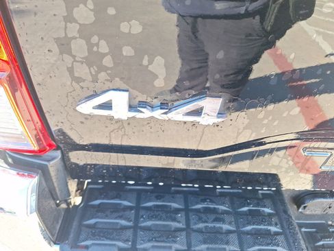 Used 2020 Toyota Tacoma SR5 image 13