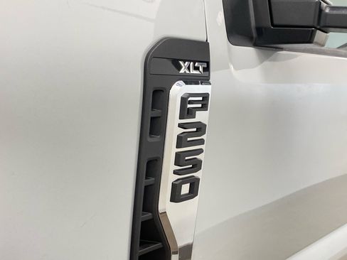 New 2026 Ford F250 XLT w/ FX4 Off-Road Package AWD/4WD image 7